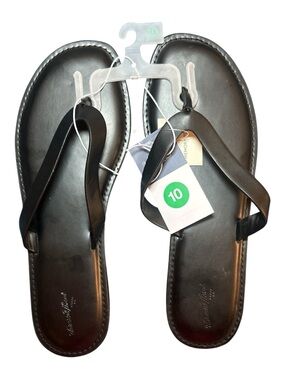 Universal Thread Black Women's Flip Flop Sandals NWT
